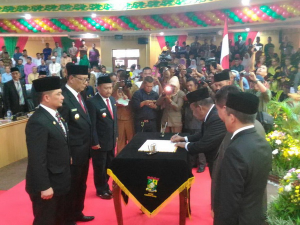 Wagubri Hadiri Sertijab Bupati dan Wabup Kampar 